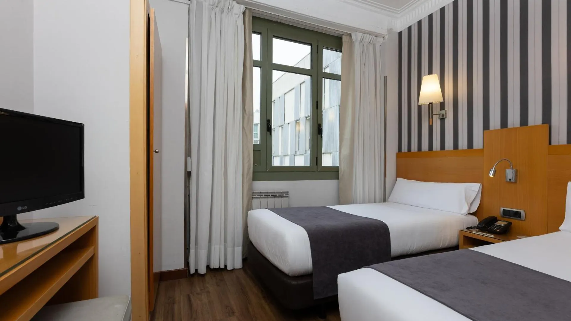 Hotel Lyon Barcelona 0*,