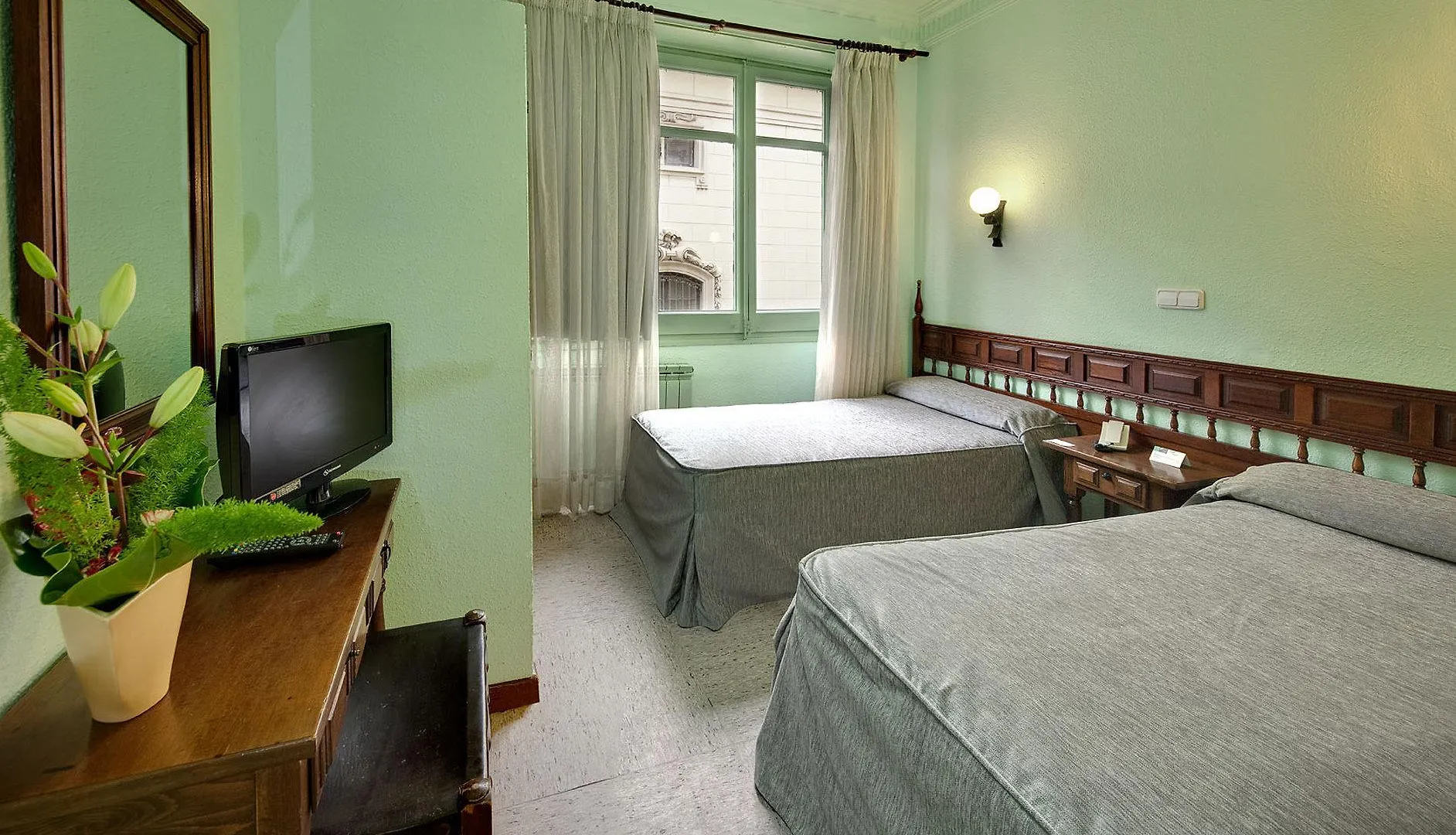 Hotel Lyon Barcelona 0*,